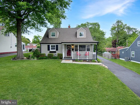 122 Roberts Rd, Brookhaven, PA 19015