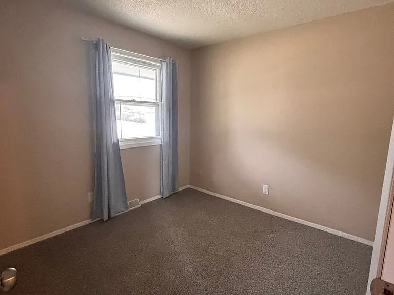 110 Texas St — Photo 11