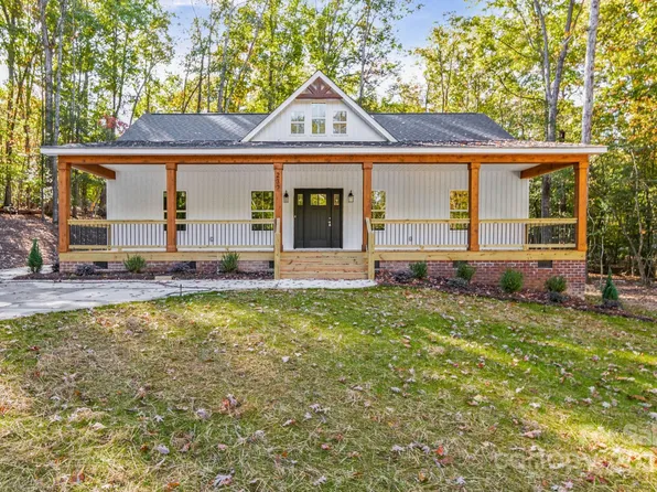 237 Roxboro Dr, Mount Gilead, NC 27306