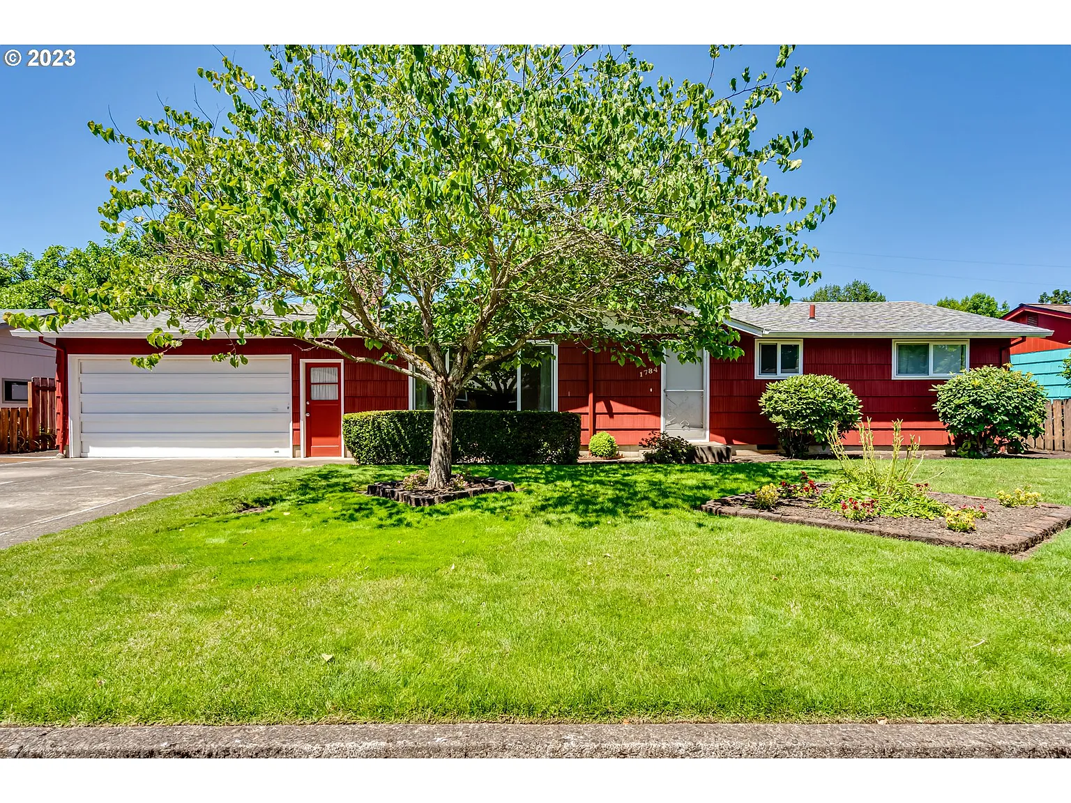1784 Brentwood Ave photo 1