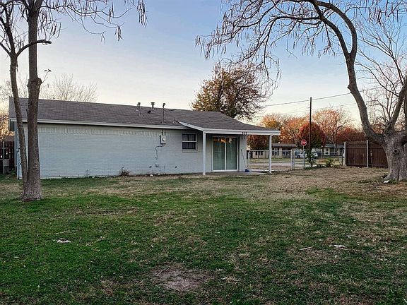 4th image of 802 Leyenda Dr