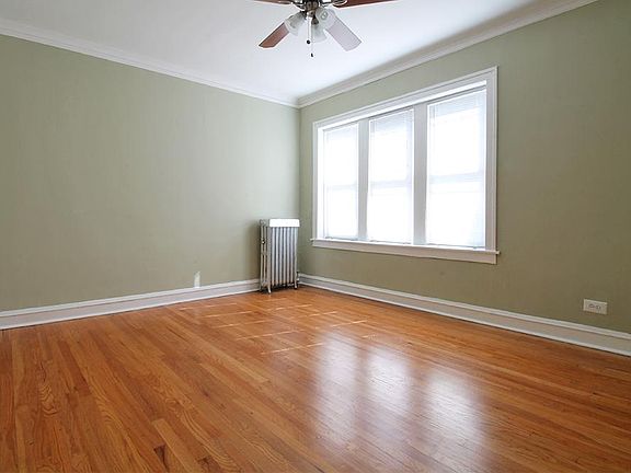 4th image of 816 S Austin Blvd APT 2E