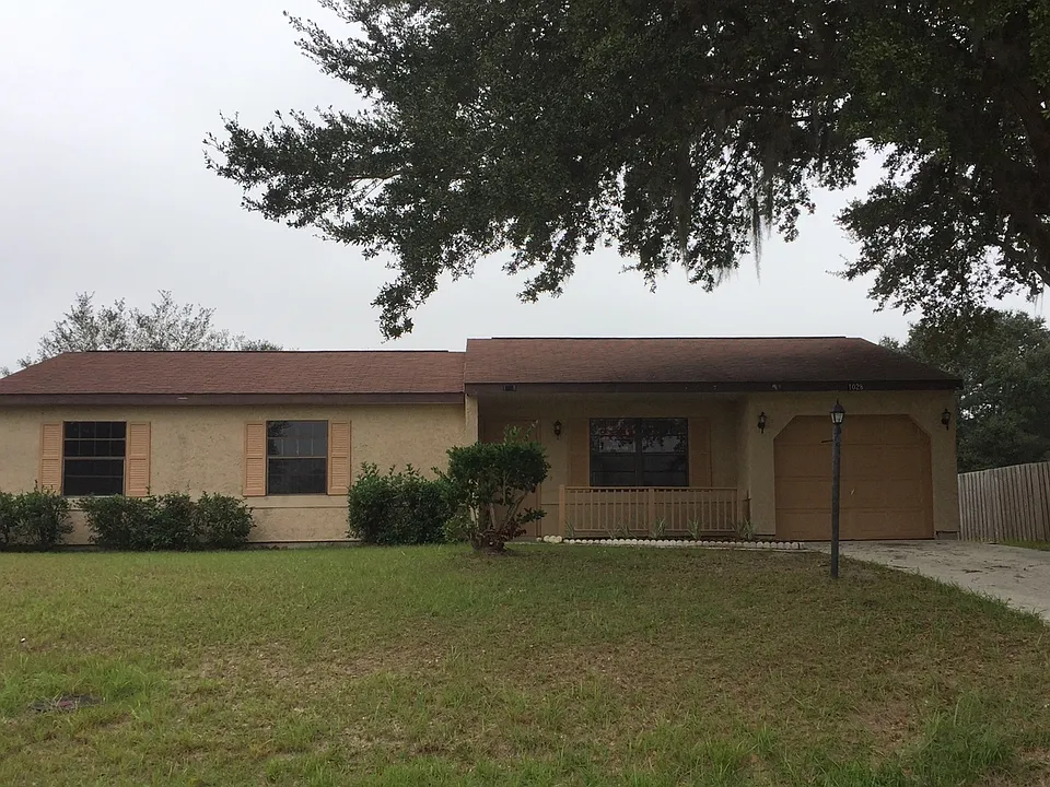 1028 Hickory Rd