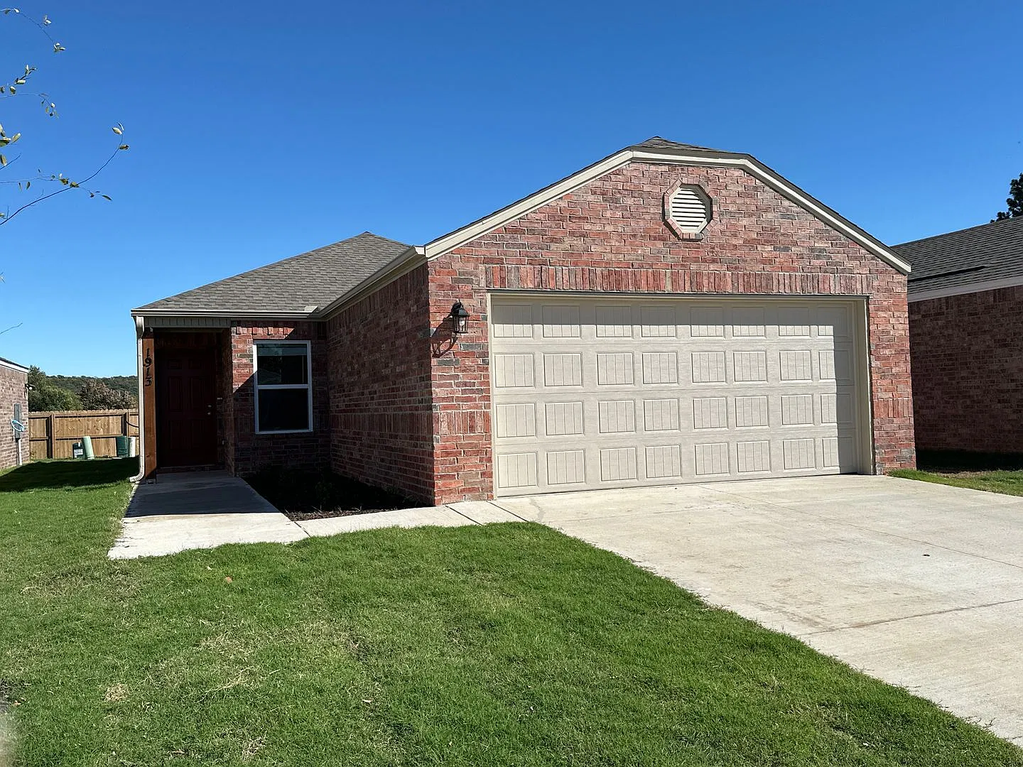 Pre-Leasing Now in Springdale! Beautiful 3-Bedroom Home with Kitchen Island & Open-Concept Living — Photo 3
