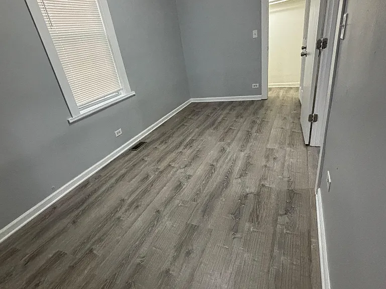 6949 S Woodlawn Ave — Photo 4
