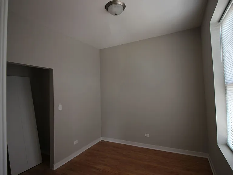 4208 N Milwaukee Ave #2R — Photo 3