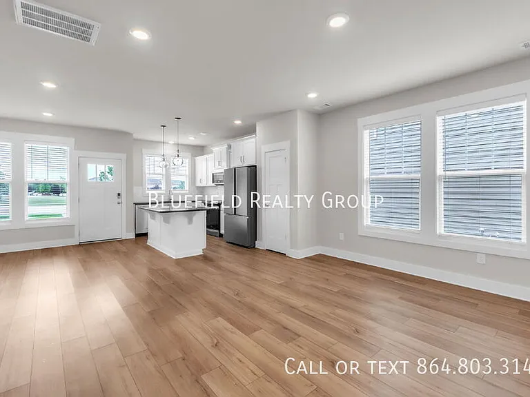 271 Dalmatian Dr — Photo 6