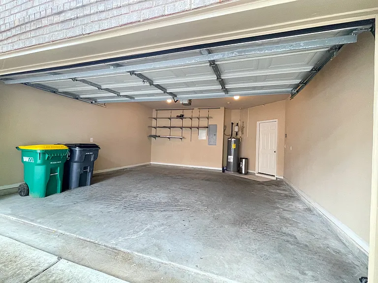 989 Parkside Wood Ct — Photo 24