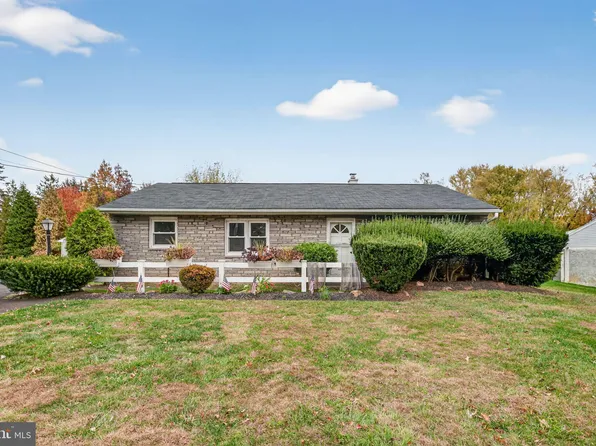 420 N Lewis Rd, Royersford, PA 19468