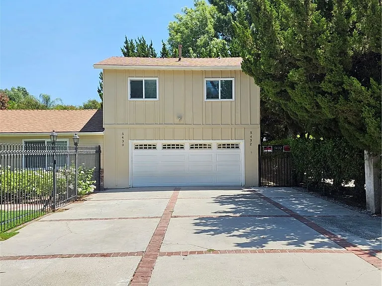 5432 Woodlake Ave N — Photo 1