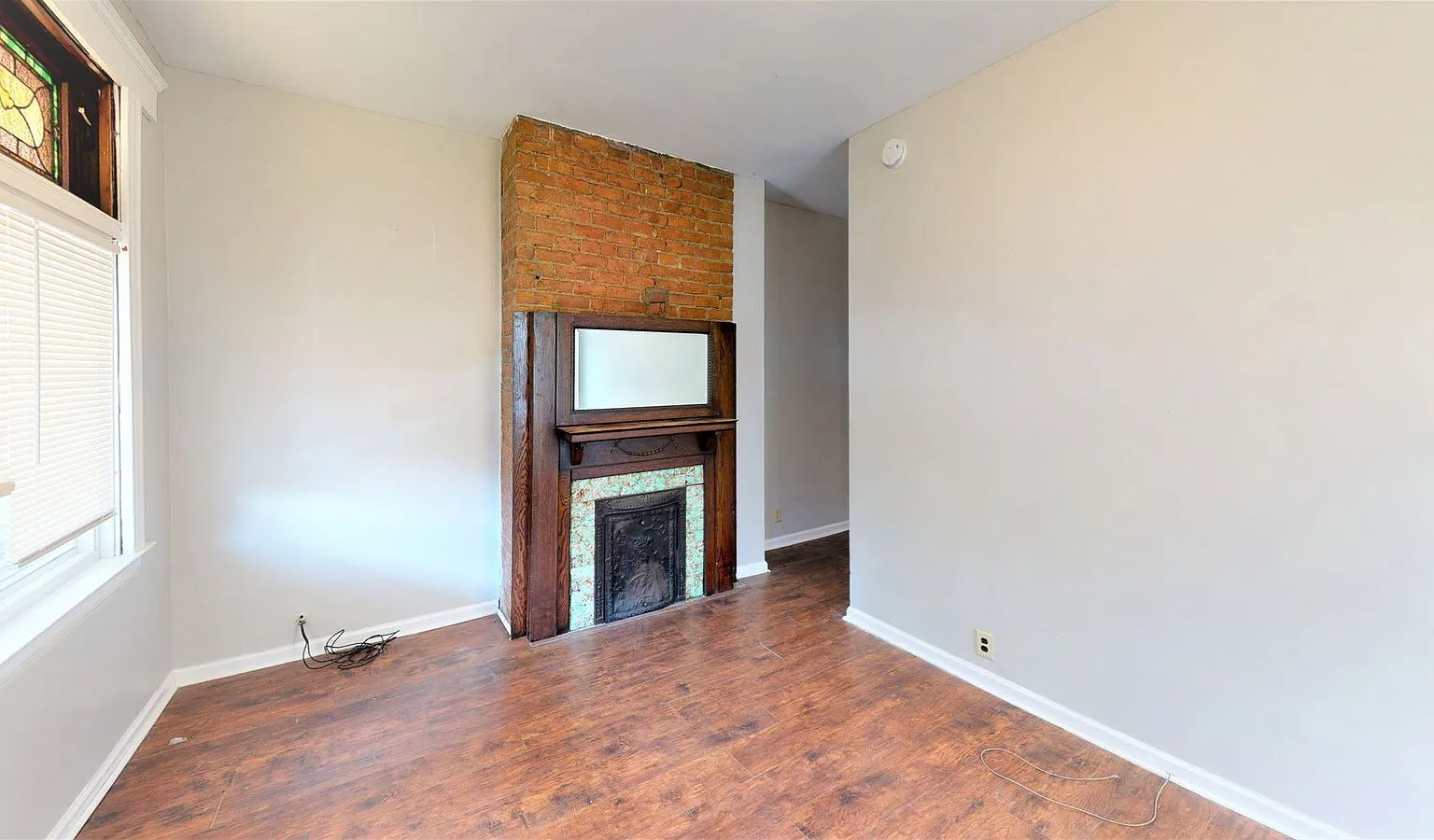 7 bed, 2.0 bath, 2009 sqft, $3,400 — Photo 3