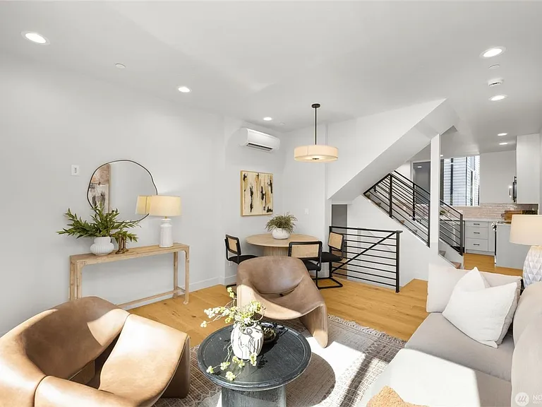 3406 E Spring St — Photo 5