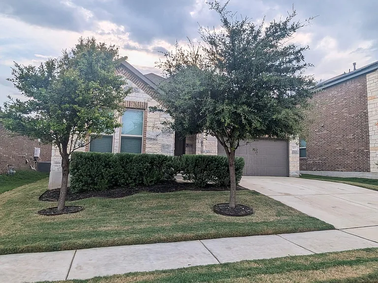 1413 Itzel Bnd — Photo 1