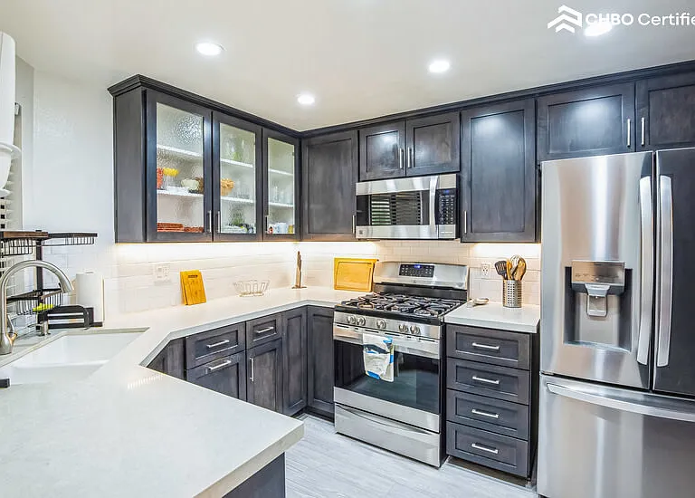 1942 Grace Ave #217 — Photo 6