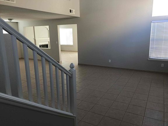 3rd image of 8013 Hilliard Ave