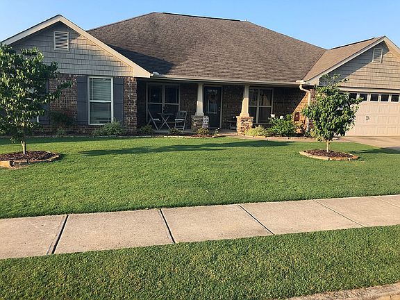 2nd image of 652 Summer Cove Cir NW