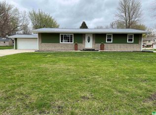 942 3rd St NE, Sibley, IA 51249