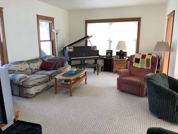 2nd image of 926 Deleglise St