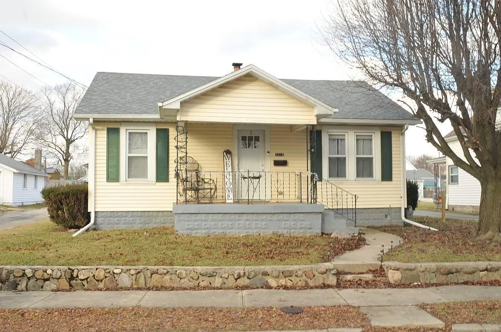 2018 Lincoln Ave photo 1