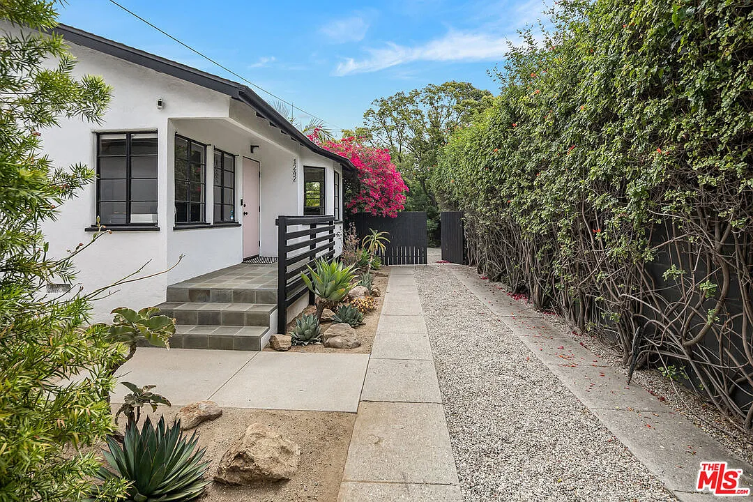 1 bed, 2.0 bath, $6,500 — Photo 2