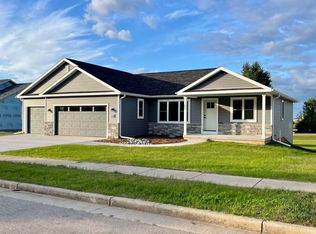 722 Forest Edge, Mazomanie, WI 53560