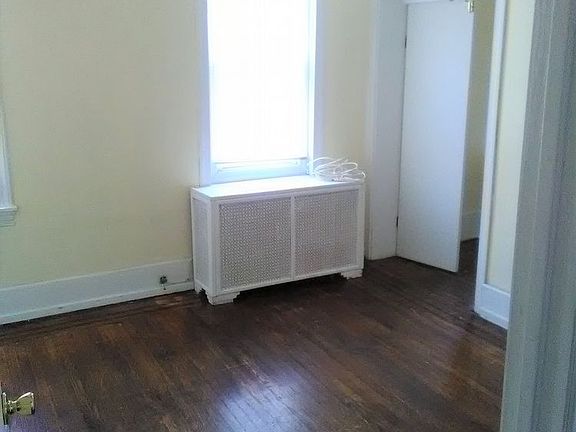 5th image of 238 W Abbottsford Ave #1