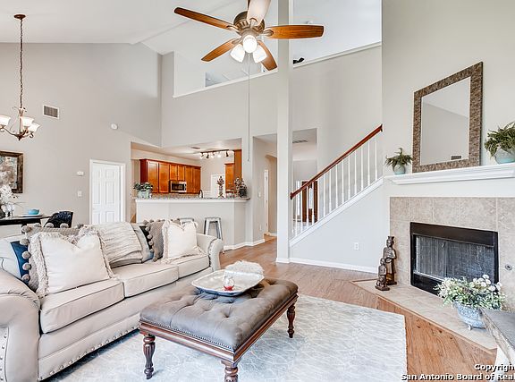 4th image of 1207 Ganton Ln
