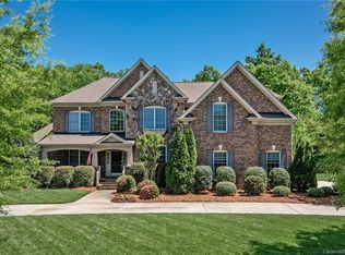 336 Kindling Wood Ln, Waxhaw, NC 28173