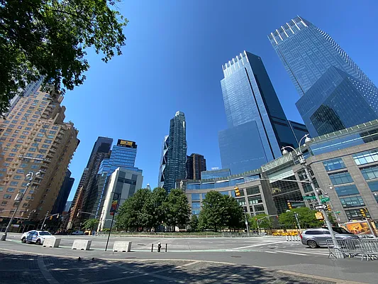 Rented by Compass | media 21