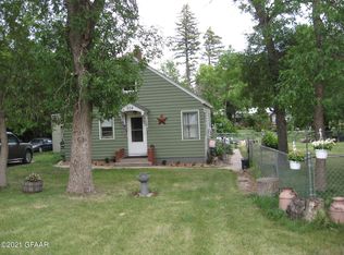 204 N 3rd St, Niagara, ND 58266