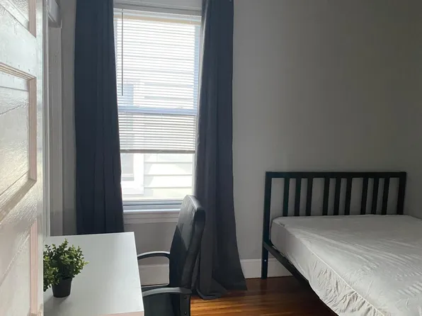 2214 15th St Floor 2, Troy, NY 12180