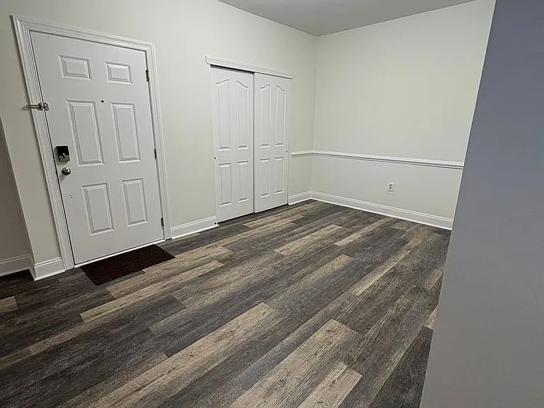 2702 Waters Edge Dr — Photo 10
