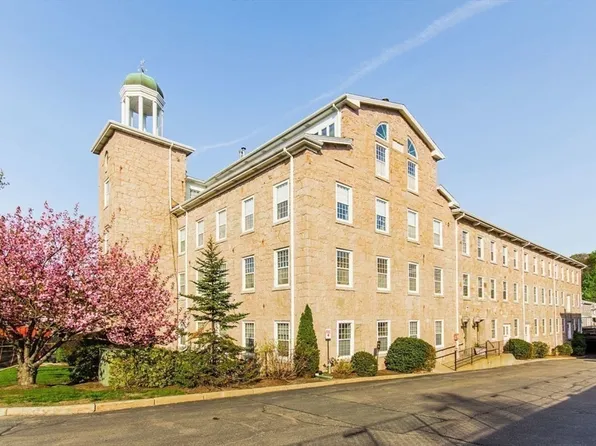 7 S Stone Mill Dr APT 412, Dedham, MA 02026