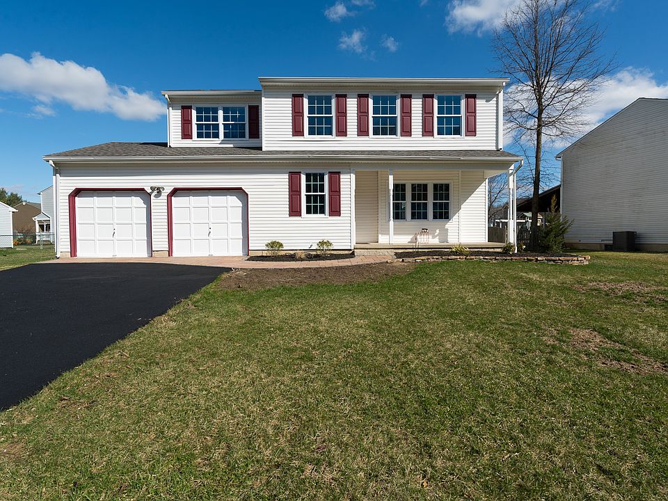 1st image of 705 Fox Chase Cir