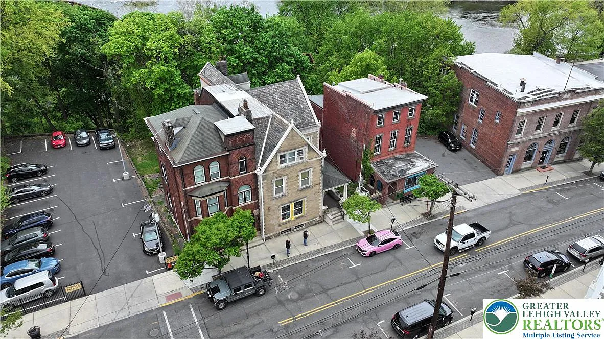 1 bed, 1.0 bath, 467 sqft, $1,299 — Photo 4