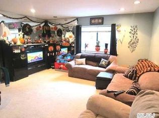 530 Hudson Ave, Cedarhurst, NY 11516