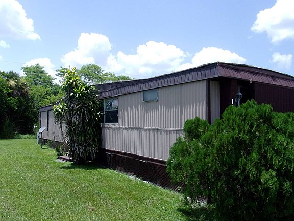 3rd image of 1085 Myakka Dr