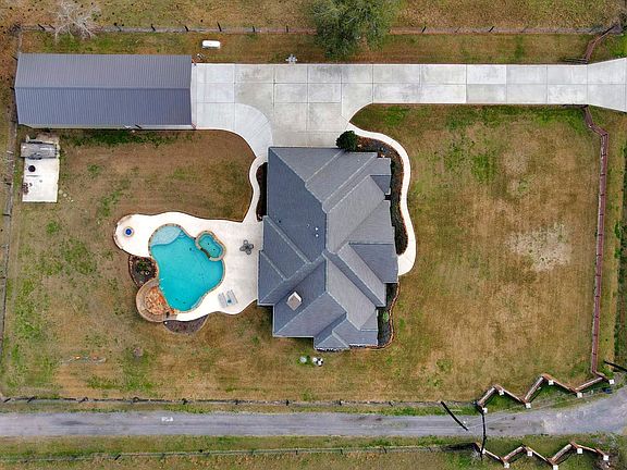 4th image of 524 N Gum Gully Rd