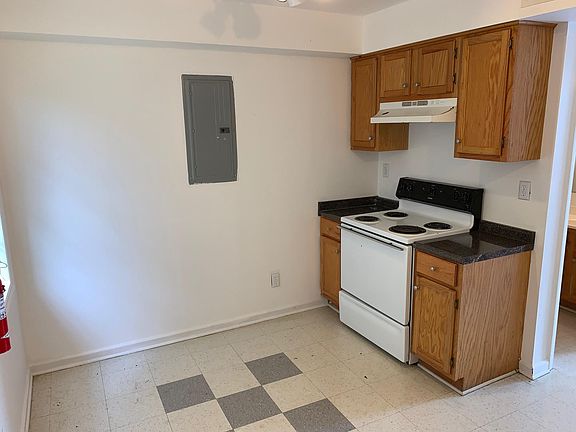 3rd image of 3421 Glen Ln APT 8