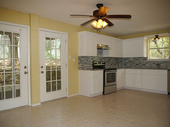 3rd image of 154 Blue Gill Dr