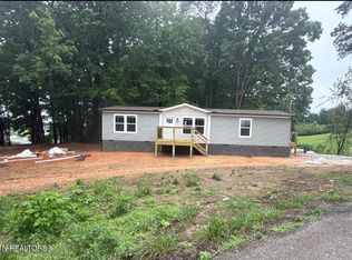 418 McGhee Ln, Jacksboro, TN 37757
