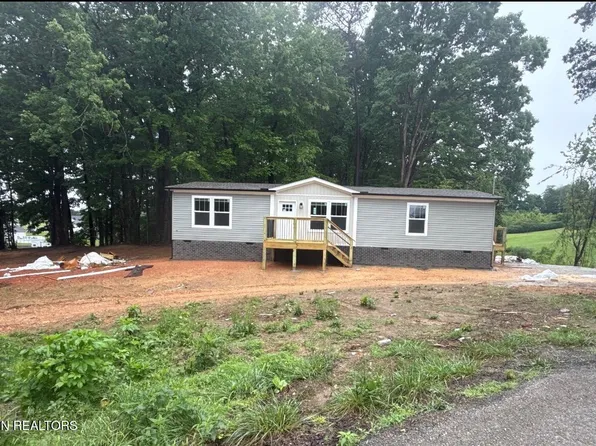 418 McGhee Ln, Jacksboro, TN 37757