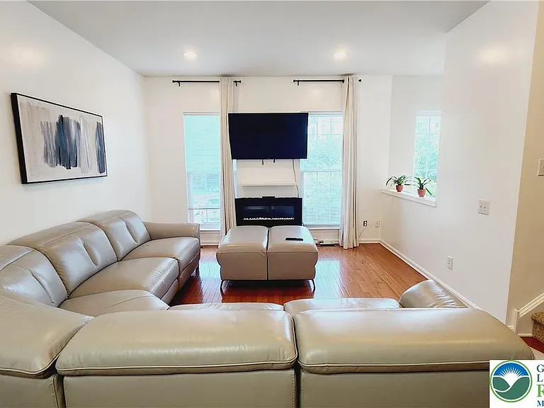 8507 Putnam Ct — Photo 12