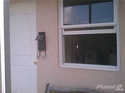 2nd image of 2213 Lincoln St APT 2