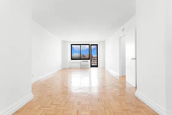 Rented by Olnick Organization | media 8