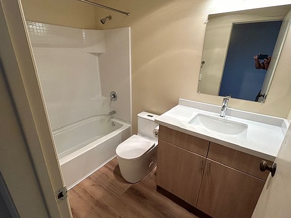 Newly Remodeled Hall Bathroom