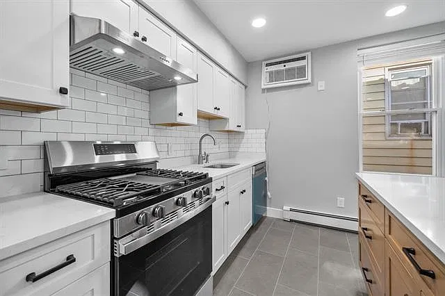 1 bed, 1.0 bath, $1,925 — Photo 2