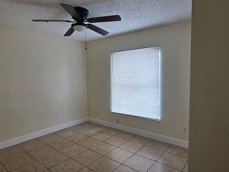 2338 Cordova Ct — Photo 8