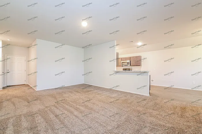 3 bed, 2.0 bath, 1386 sqft, $1,545 — Photo 4