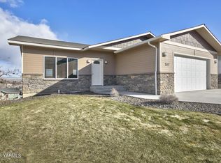 507 N 15th St, Selah, WA